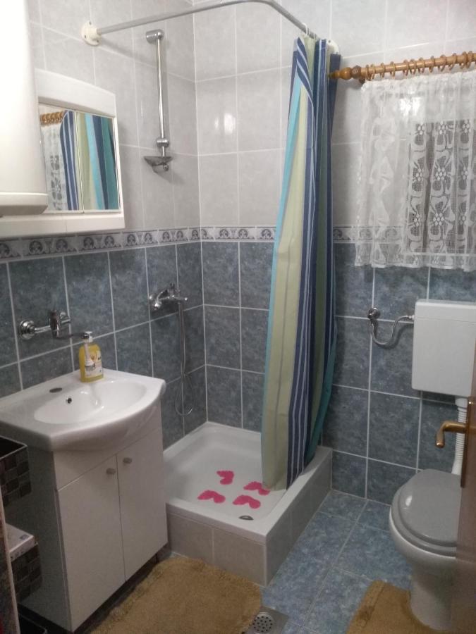 Apartman Borosa Vir Exteriör bild
